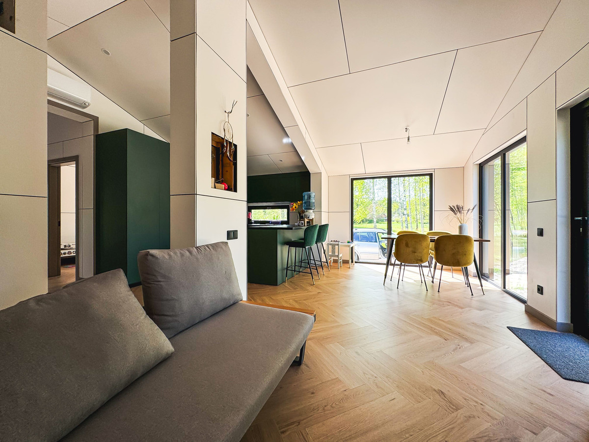 Create House — māja ar panorāmas logiem